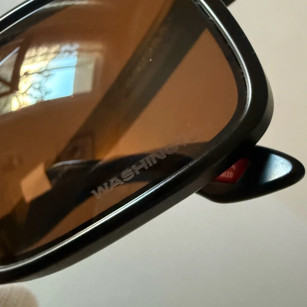 Oakley sunglasses Washington Football Team Holbrook™ special edition